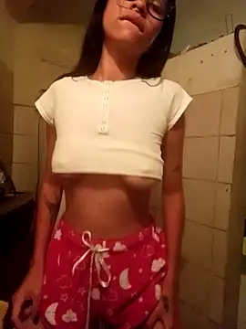 Snapshot of Chiquitoperopeligroso4 chatting on March 15, 2026, 5:24 am Chiquitoperopeligroso4 online show from March 15, 2026, 5:24 am