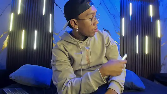 Snapshot of ThiagoBerry chatting on February 16, 2026, 12:45 pm ThiagoBerry online show from February 16, 2026, 12:45 pm