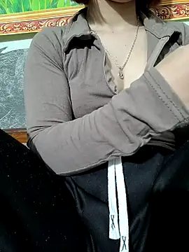 -LunaLust online show from February 4, 2026, 6:08 am