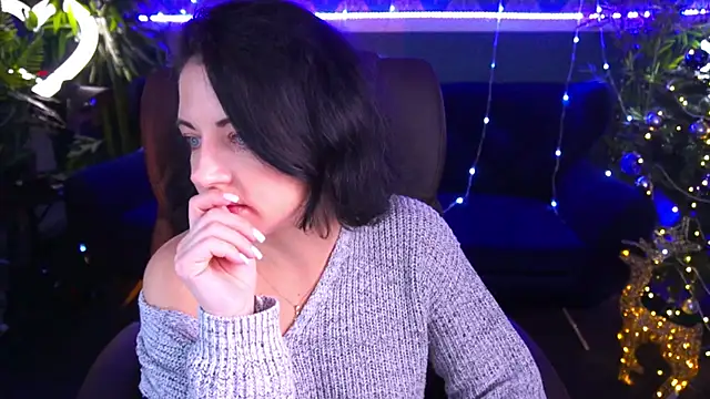 Dafni Monn online show from December 9, 2024, 7:39 am