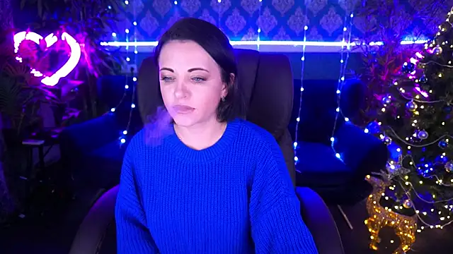 Dafni Monn online show from December 11, 2024, 1:39 pm