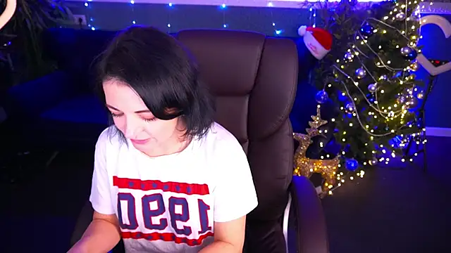 Dafni Monn online show from December 31, 2024, 8:26 am