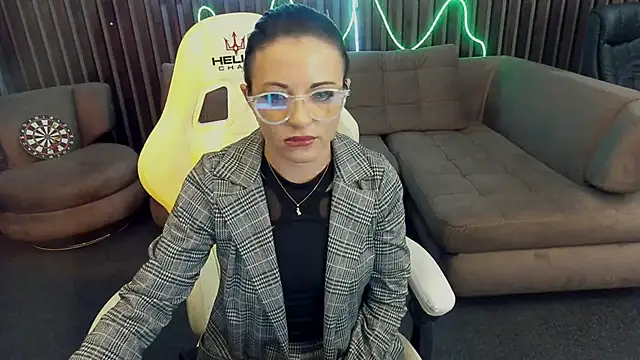 Dafni Monn online show from September 19, 2025, 5:31 am