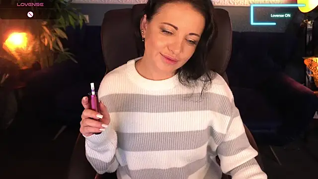 Dafni Monn online show from October 19, 2025, 5:30 am