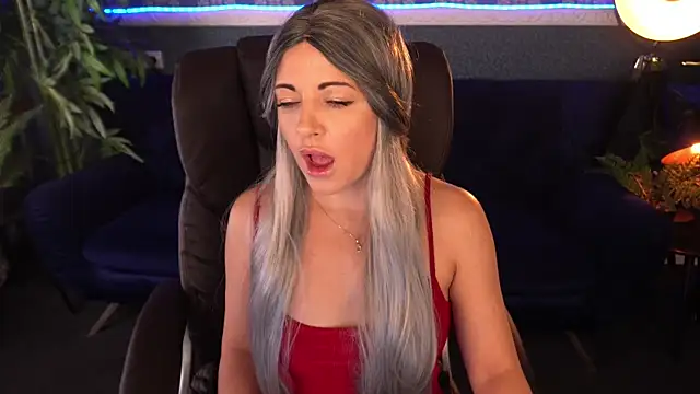 Dafni Monn online show from November 8, 2025, 6:24 am