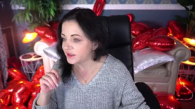 Snapshot of Dafni_Monn chatting on February 20, 2026, 6:37 am Dafni Monn online show from February 20, 2026, 6:37 am