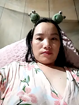 Snapshot of yu--yo chatting on February 15, 2026, 9:44 pm yu--yo online show from February 15, 2026, 9:44 pm