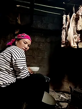 Snapshot of yu--yo chatting on February 17, 2026, 10:34 am yu--yo online show from February 17, 2026, 10:34 am