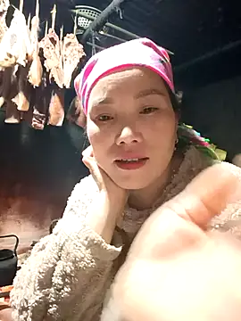 Snapshot of yu--yo chatting on February 18, 2026, 11:28 am yu--yo online show from February 18, 2026, 11:28 am