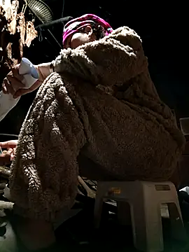 Snapshot of yu--yo chatting on February 18, 2026, 11:33 pm yu--yo online show from February 18, 2026, 11:33 pm