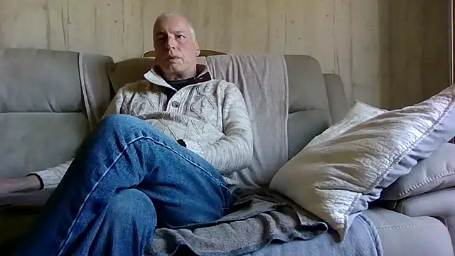 Helinetrav online show from March 23, 2026, 12:20 pm