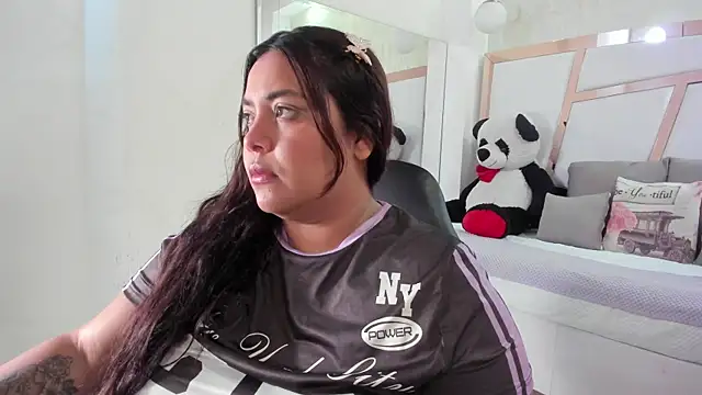 tatikanyx online show from May 7, 2026, 11:59 am