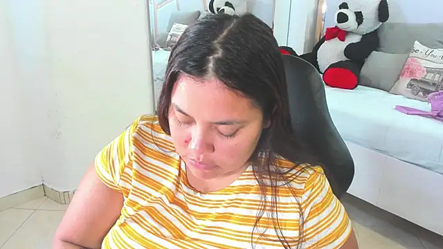 Snapshot of tatikanyx chatting on May 8, 2026, 12:10 pm tatikanyx online show from May 8, 2026, 12:10 pm