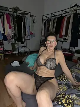 Snapshot of NaughtyMilla chatting on February 7, 2026, 4:11 pm NaughtyMilla online show from February 7, 2026, 4:11 pm