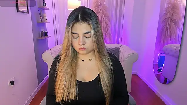 taylor smiith1 online show from January 14, 2026, 8:25 pm