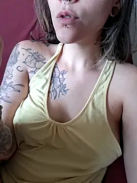 Casal HotBrisa online show from April 6, 2026, 6:31 pm