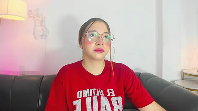 Snapshot of AliciaWhite_nt chatting on February 11, 2026, 12:43 pm AliciaWhite nt online show from February 11, 2026, 12:43 pm