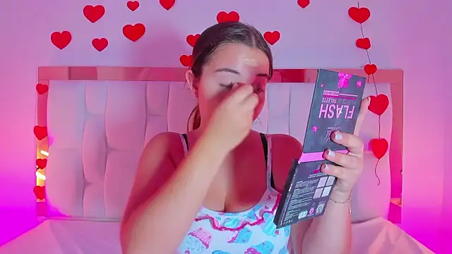 Snapshot of AliciaWhite_nt chatting on March 12, 2026, 12:06 am AliciaWhite nt online show from March 12, 2026, 12:06 am