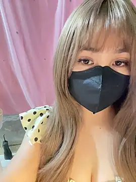 -Violet-t online show from May 8, 2026, 1:27 pm