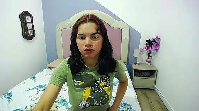 revecacruz  online show from January 13, 2026, 1:16 pm