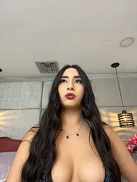 IvonneOwen online show from May 18, 2026, 3:24 am