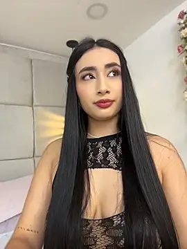 IvonneOwen online show from June 26, 2026, 3:22 am