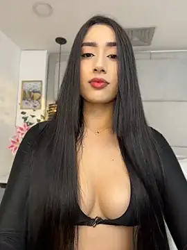 IvonneOwen online show from August 4, 2026, 2:59 am