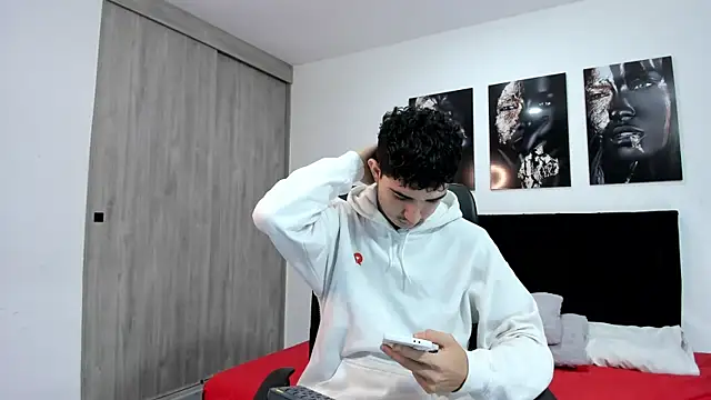 Alejo Grey online show from February 6, 2026, 12:30 pm