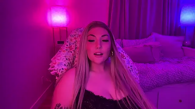 BellaMarieXO online show from March 15, 2026, 2:39 am