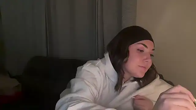 BellaMarieXO online show from March 22, 2026, 2:59 am