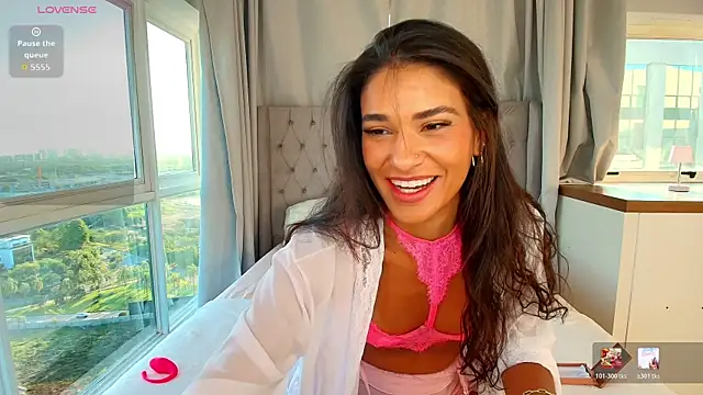 Maxine Spencer online show from March 17, 2026, 8:12 pm