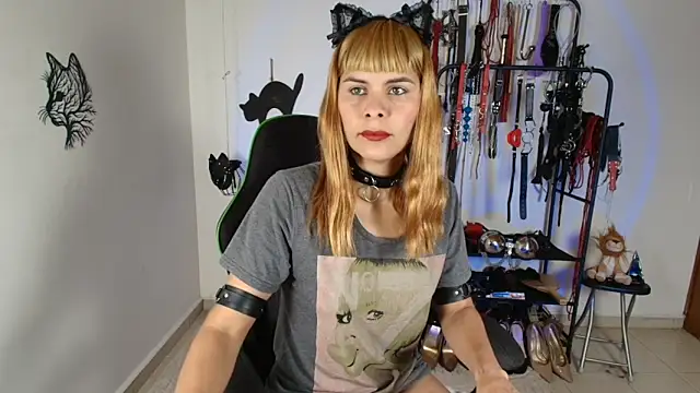 ariannaconnor  online show from March 21, 2026, 1:48 pm