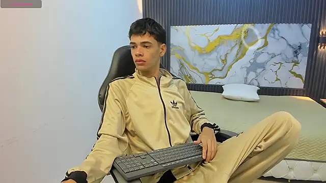 Dark Desiree18 online show from March 8, 2026, 12:09 pm