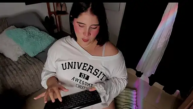 ivy velvet online show from June 14, 2026, 1:47 am