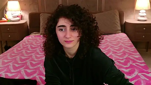 Snapshot of Susan_Fors chatting on April 17, 2026, 5:43 am Susan Fors online show from April 17, 2026, 5:43 am