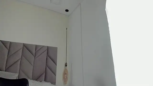 Snapshot of LoganGreys chatting on February 28, 2026, 10:44 pm LoganGreys online show from February 28, 2026, 10:44 pm