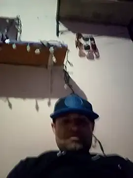 Snapshot of yoguitolokoche chatting on January 12, 2026, 2:22 pm yoguitolokoche online show from January 12, 2026, 2:22 pm