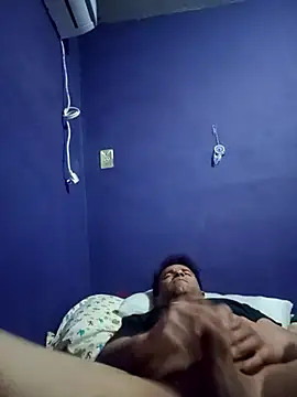 Snapshot of yoguitolokoche chatting on February 3, 2026, 9:47 am yoguitolokoche online show from February 3, 2026, 9:47 am