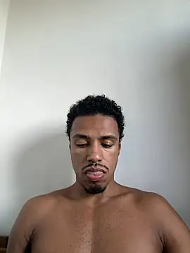 Snapshot of LorenzoBlack27 chatting on May 29, 2026, 7:45 pm LorenzoBlack27 online show from May 29, 2026, 7:45 pm