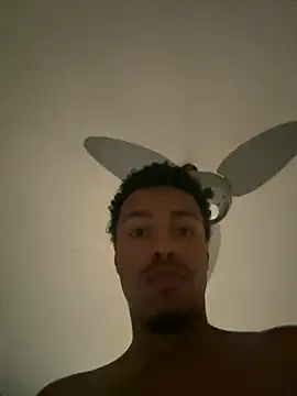 Snapshot of LorenzoBlack27 chatting on June 4, 2026, 9:10 pm LorenzoBlack27 online show from June 4, 2026, 9:10 pm