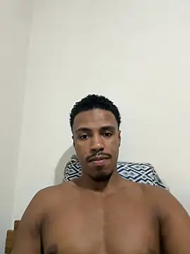 Snapshot of LorenzoBlack27 chatting on June 10, 2026, 10:41 pm LorenzoBlack27 online show from June 10, 2026, 10:41 pm