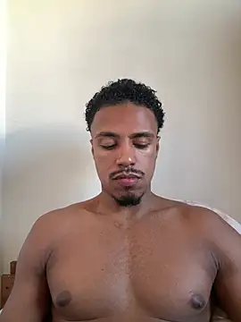 Snapshot of LorenzoBlack27 chatting on June 26, 2026, 8:24 pm LorenzoBlack27 online show from June 26, 2026, 8:24 pm