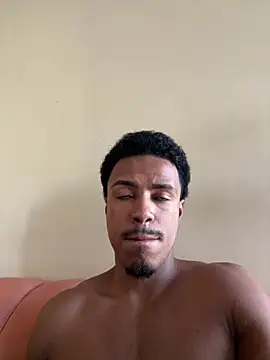 Snapshot of LorenzoBlack27 chatting on July 14, 2026, 5:29 pm LorenzoBlack27 online show from July 14, 2026, 5:29 pm