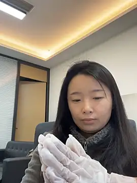 Qrooo online show from February 4, 2026, 7:47 am