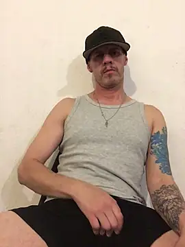 Donovanyu online show from February 5, 2026, 3:33 am