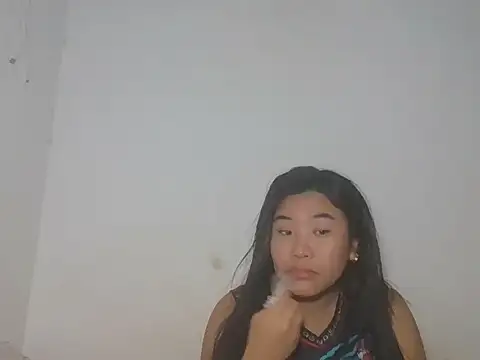 Snapshot of Zyeiii chatting on May 10, 2026, 8:47 pm Zyeiii online show from May 10, 2026, 8:47 pm