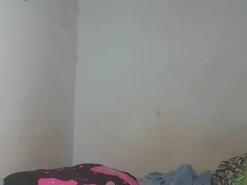 Snapshot of Zyeiii chatting on July 13, 2026, 7:05 pm Zyeiii online show from July 13, 2026, 7:05 pm