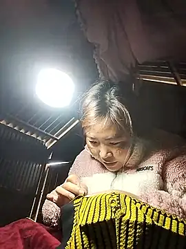 feli-00 online show from February 3, 2026, 7:35 am