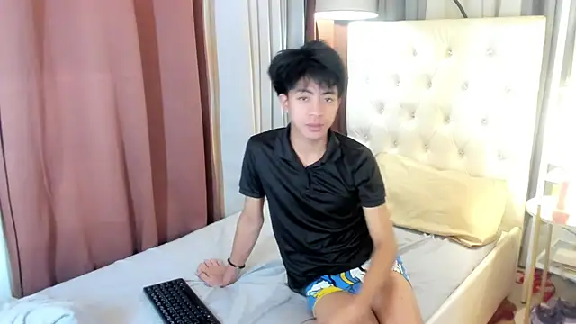 davincihugecock online show from May 13, 2026, 9:44 pm