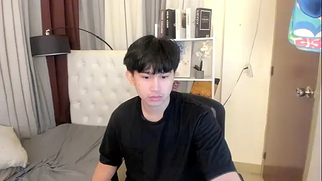 davincihugecock online show from May 18, 2026, 4:57 pm